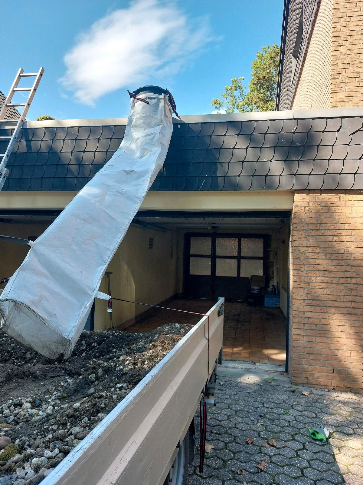 Évacuation de matériaux de toiture